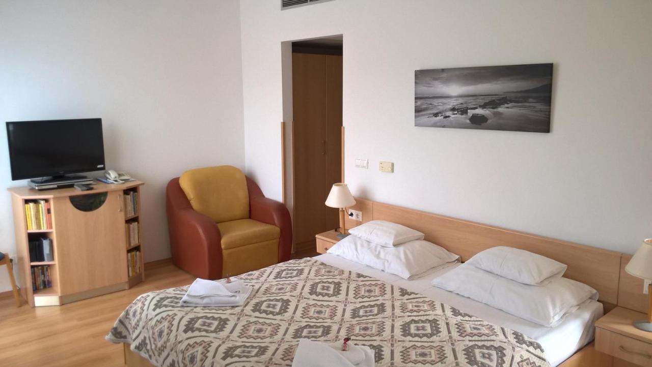 Lilla Wellnessapartman Zalakaros Exterior foto